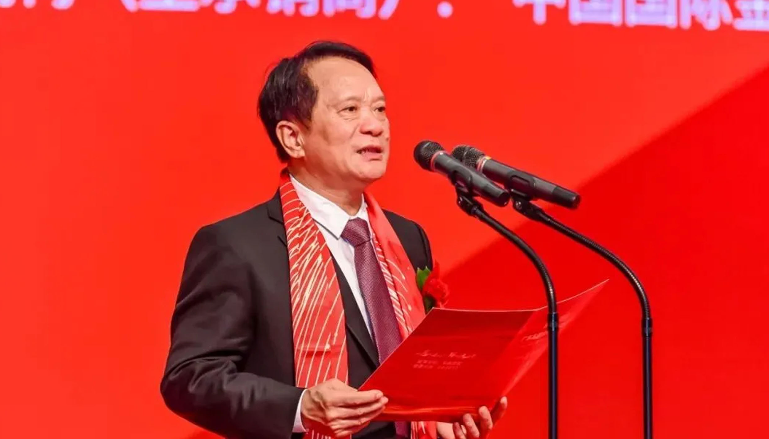 东鹏控股上市一周年｜同舟共济再扬帆，砥砺前行铸辉煌